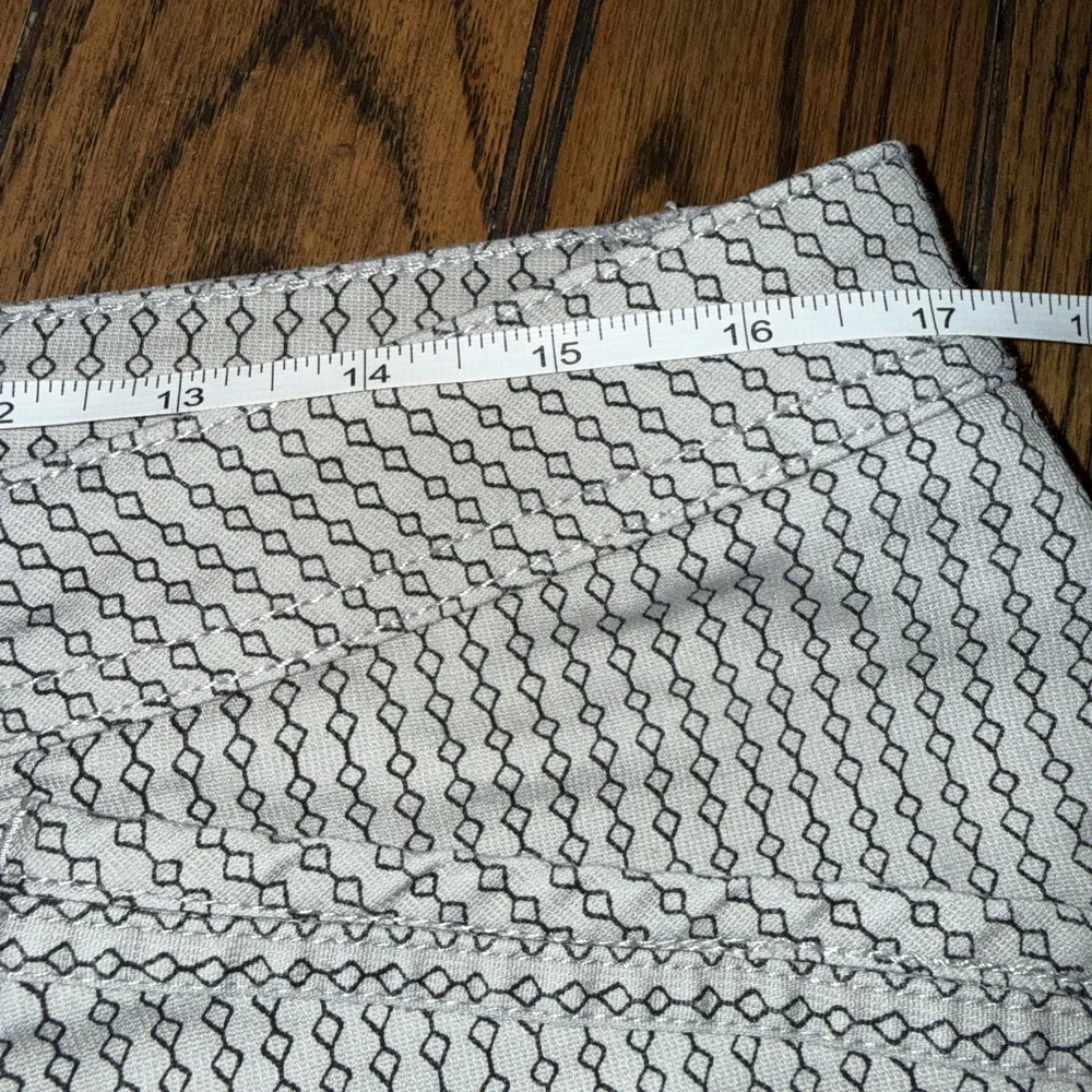 Lole‎ Womens Shorts 2 Gray Black Striped Geometric 4